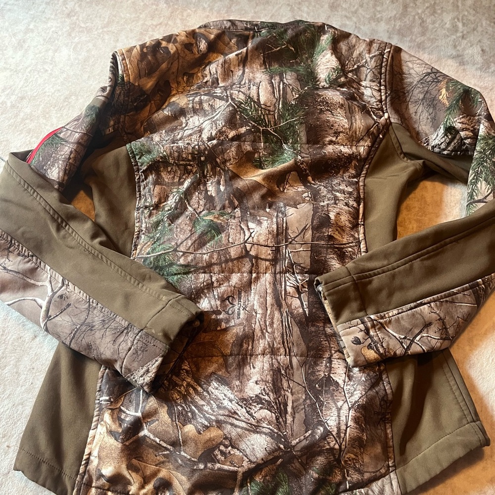 Real Tree Camo Soft Shell Jacket - image 4